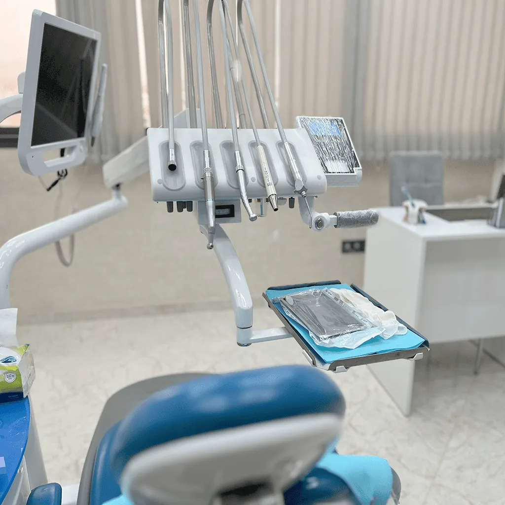 Dr. Asma Kiouane, dentiste expert à Agadir proposant des soins premium
